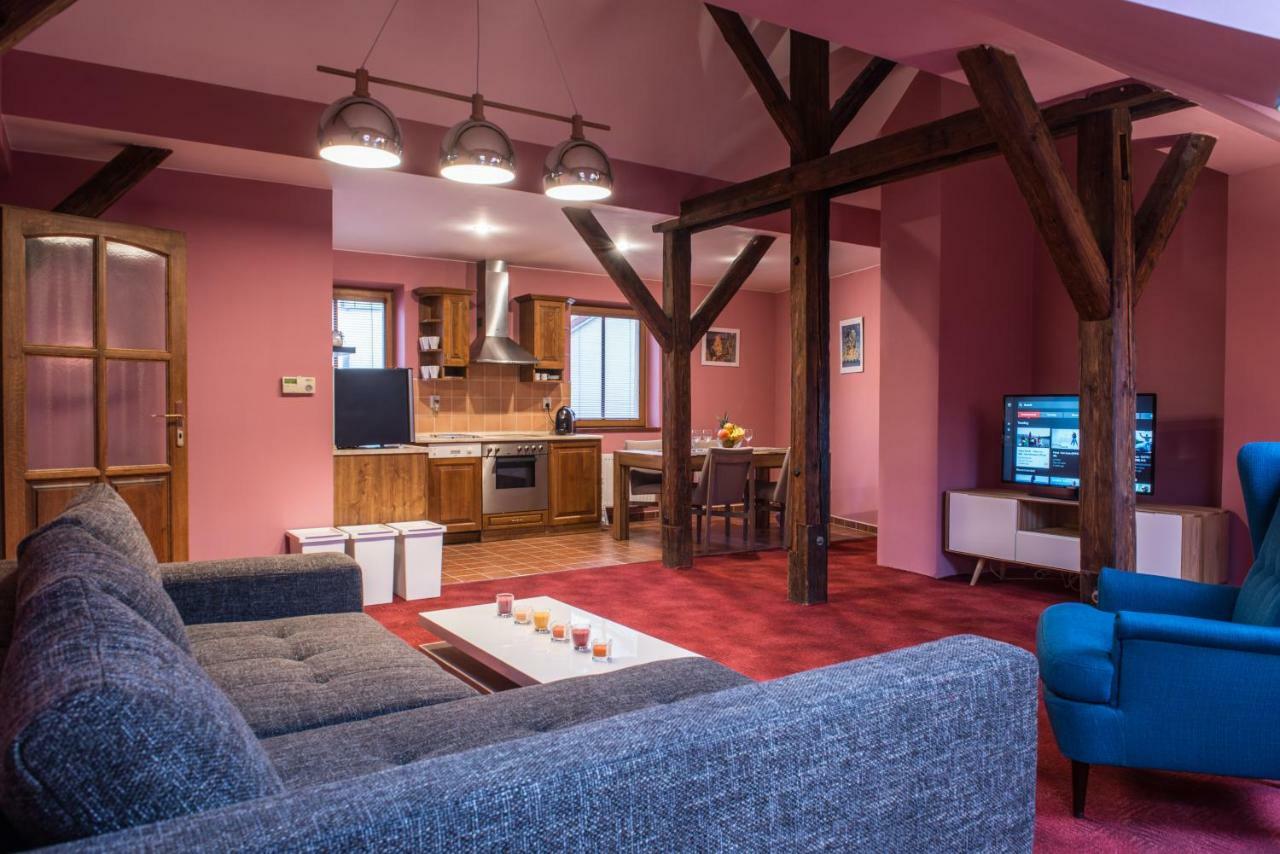 Spacious And Quiet Attic Flat In Centre Praga Exterior foto