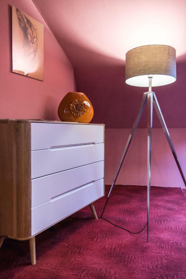 Spacious And Quiet Attic Flat In Centre Praga Exterior foto